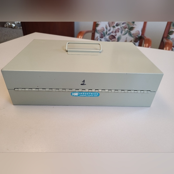MMF Industries brand Metal Cash Box - Picture 6 of 6